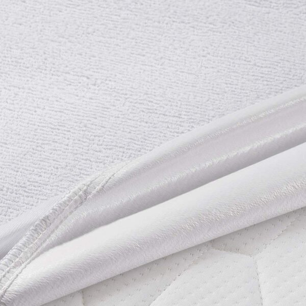 MattressProtector2 600x600