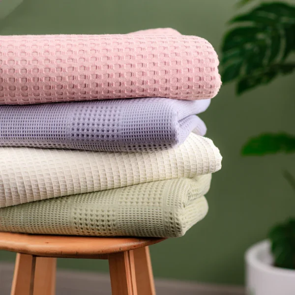 100 % Jacquard Cotton Coverlet